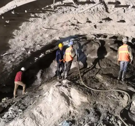 林芝拱顶带模注浆料的施工流程及注意事项